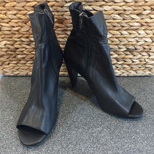 Vince Camuto Black Heeled Open Toe Boots